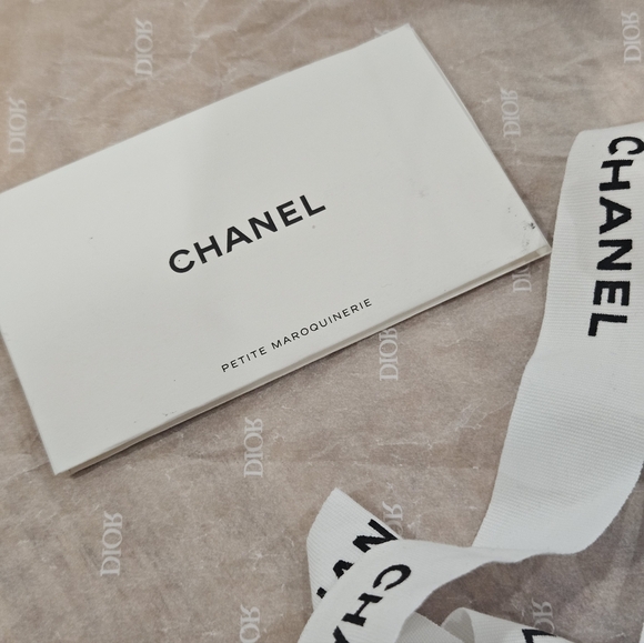 CHANEL Camellia Flower And Ribbon - Picture 6 of 9